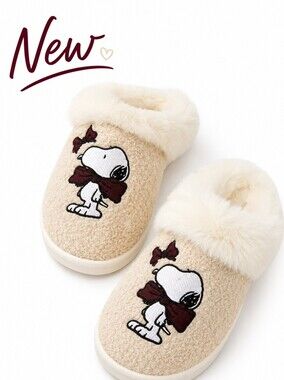 New! American Eagle Snoopy Plush Faux Fur Slippers Cozy Cream Peanuts Slippers